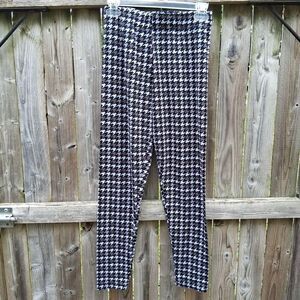 520 Women's leggings large black gray white houndstooth pattern